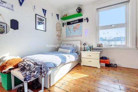 82 Fordel Road, London, SE6 1XR