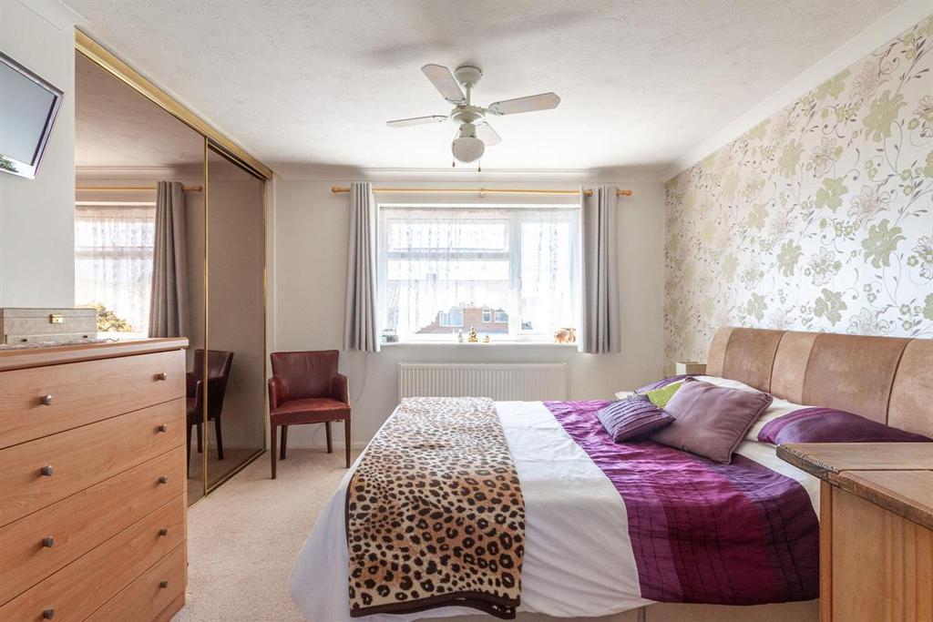 Rosemary Close, Peacehaven 3 bed detached house £435,000