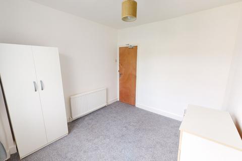 1 bedroom in a house share to rent, Leith Road (R3)