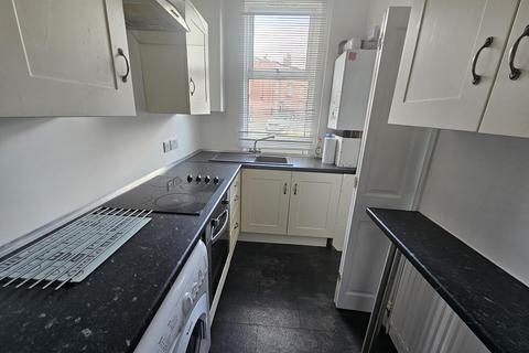 1 bedroom house to rent, Aviary Mount, Leeds