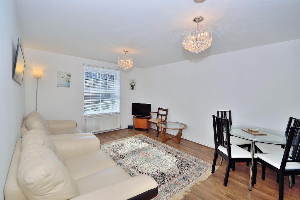 Black Diamond Park, Chester 2 bed apartment £825 pcm (£190 pw)