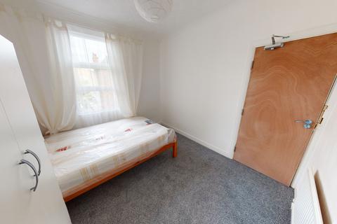 5 bedroom house share to rent - Leith Road (R4)