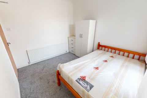 1 bedroom in a house share to rent, Leith Road (R4)