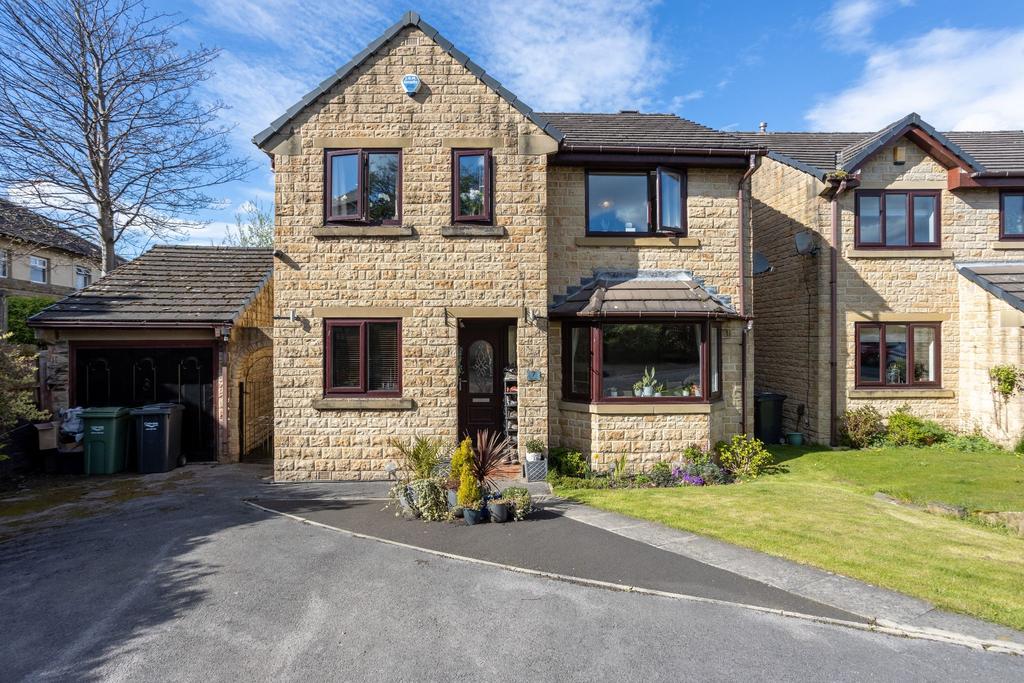 Calder View, Rastrick, HD6 3DQ 4 bed detached house £325,000