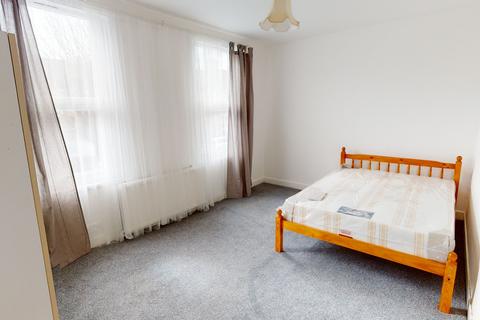 1 bedroom in a house share to rent - Leith (R5)