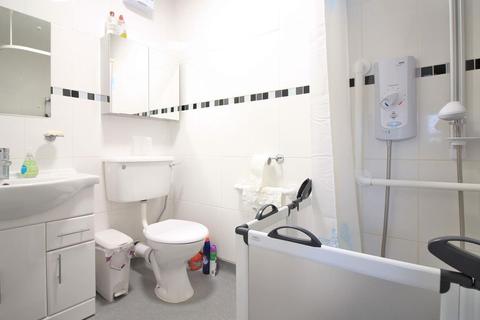 44, Sheringham Tower Baird Avenue, Southall, UB1 3NE