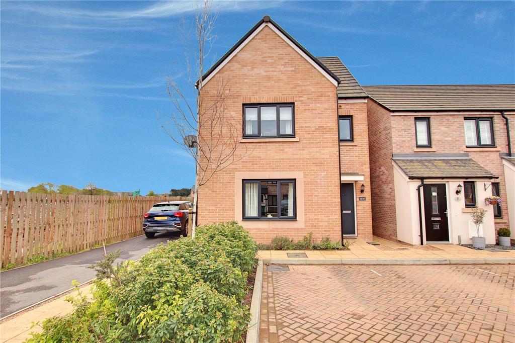 Fawcett Grove, Wick, Littlehampton, West Sussex, BN17 4 bed detached