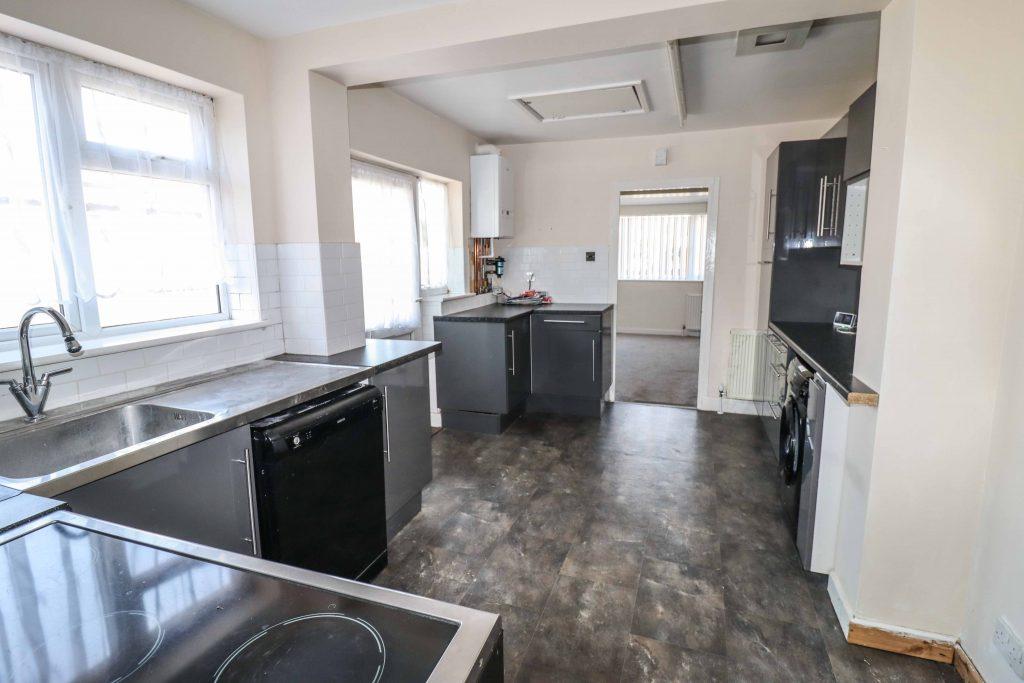 Seafront Estate, Hayling Island 2 bed detached bungalow for sale £355,000