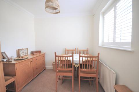 12 Sandcross Lane, Reigate, RH2 8EH