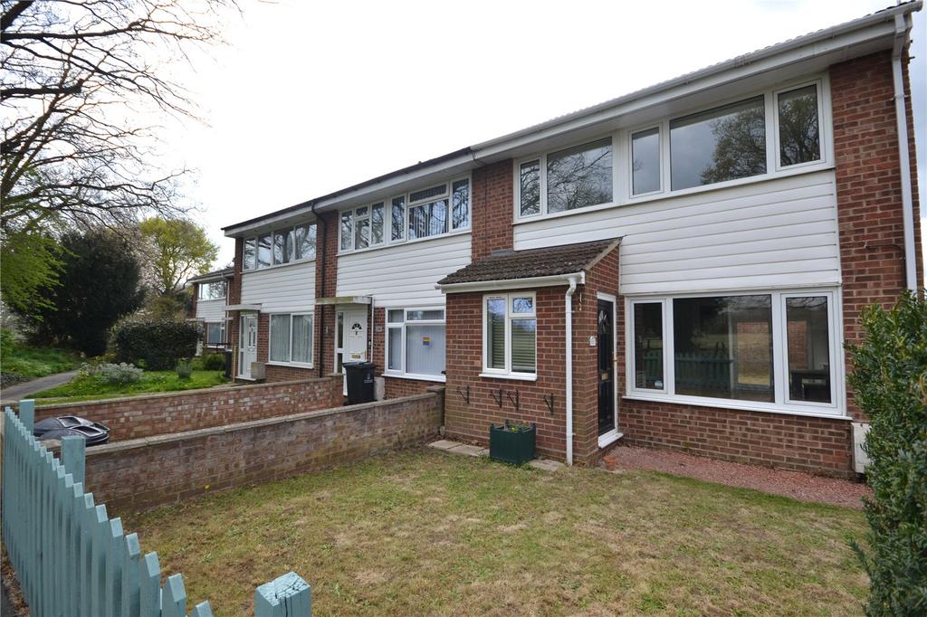 Wyndham Close, CO2 3 bed end of terrace house £1,250 pcm (£288 pw)