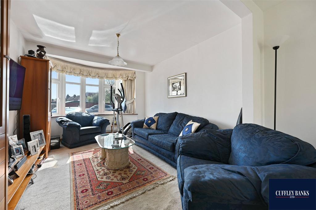 Woodhouse Avenue, Perivale... 3 bed terraced house £520,000
