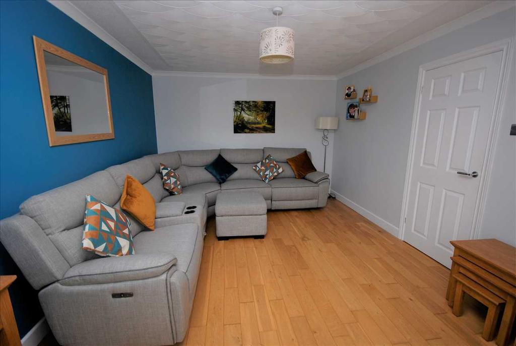 Knockrivoch Place, Ardrossan 3 bed semidetached house £158,000