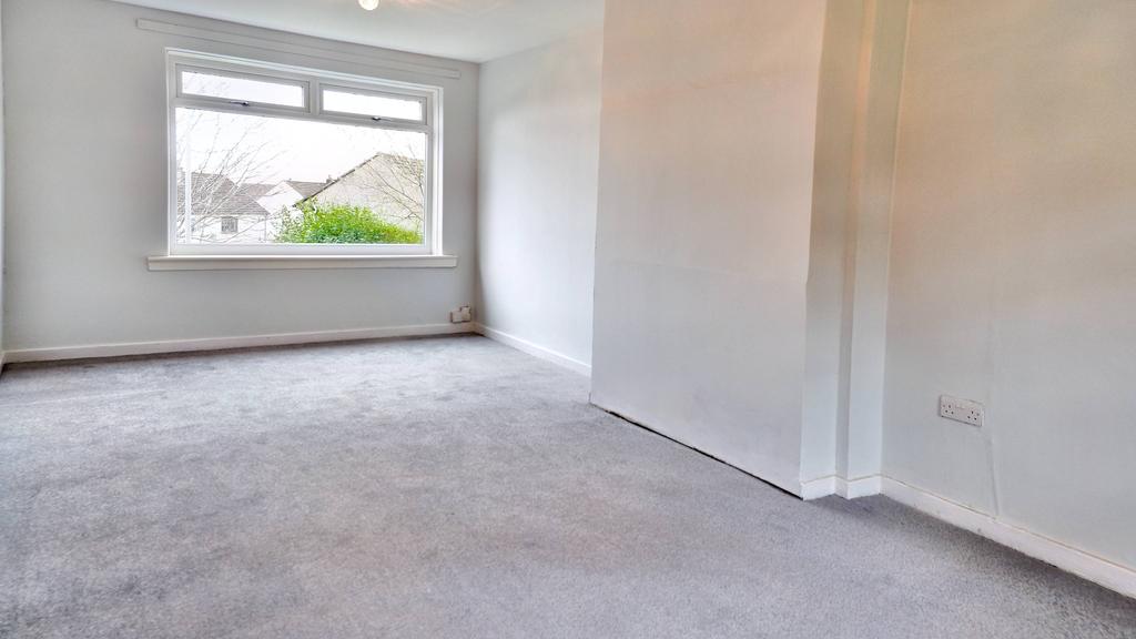 Fenwick Drive, Barrhead G78 3 bed semidetached villa £130,000