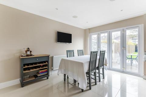 18 Elmstead Avenue, Chislehurst, BR7 6EQ