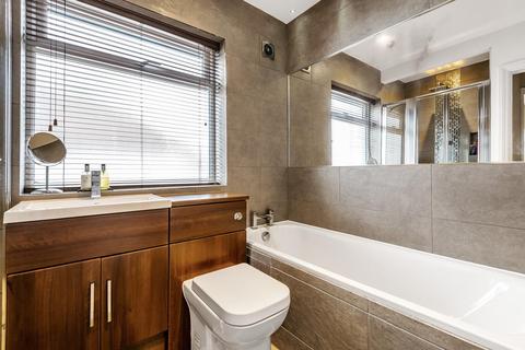 18 Elmstead Avenue, Chislehurst, BR7 6EQ