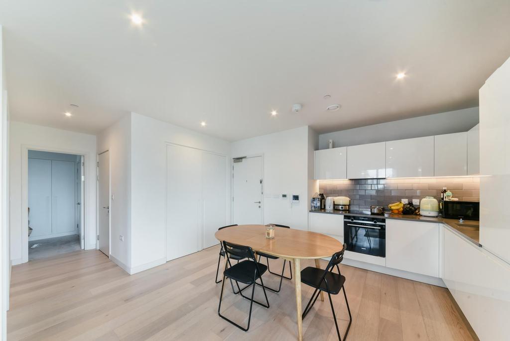 James Cook Building, Royal Wharf, London E16 2 bed apartment £650,000
