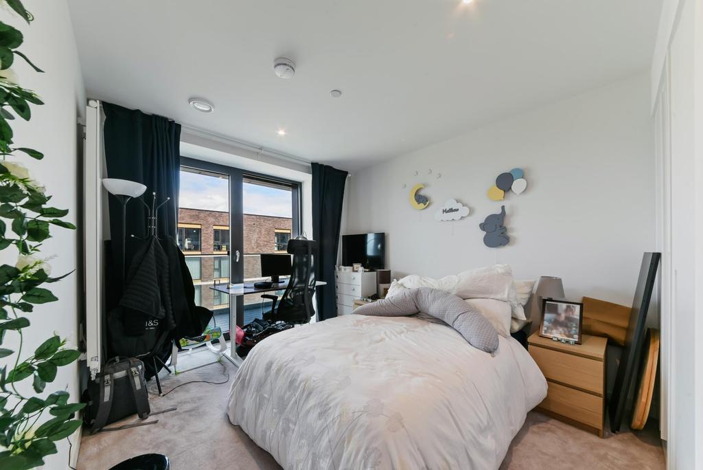 James Cook Building, Royal Wharf, London E16 2 bed apartment £650,000