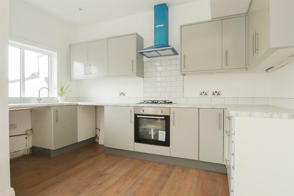 Ederoyd Avenue, Pudsey, LS28 7QY 3 bed semidetached house £250,000
