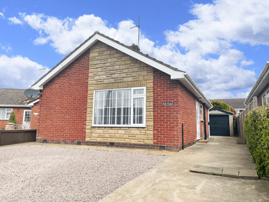 Ash Close, Burgh Le Marsh, Skegness... 2 bed bungalow £230,000