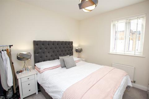 3 bedroom semi-detached house for sale, Guild Close, Witney, OX28