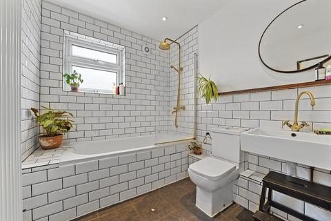 158 Halley Road, London, E7 8DU