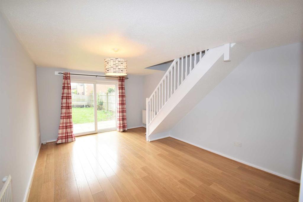 Liddon Road, Chalgrove 2 bed terraced house £1,100 pcm (£254 pw)