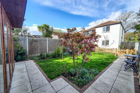 3 bedroom end of terrace house for sale - Dymchurch Road, Hythe