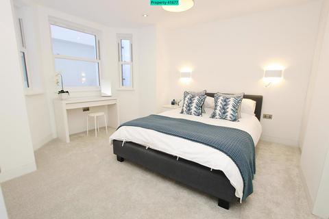 3 bedroom ground floor maisonette to rent - Lavender Gardens, London, SW11 1DJ