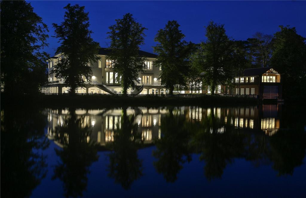 Riverside Manor