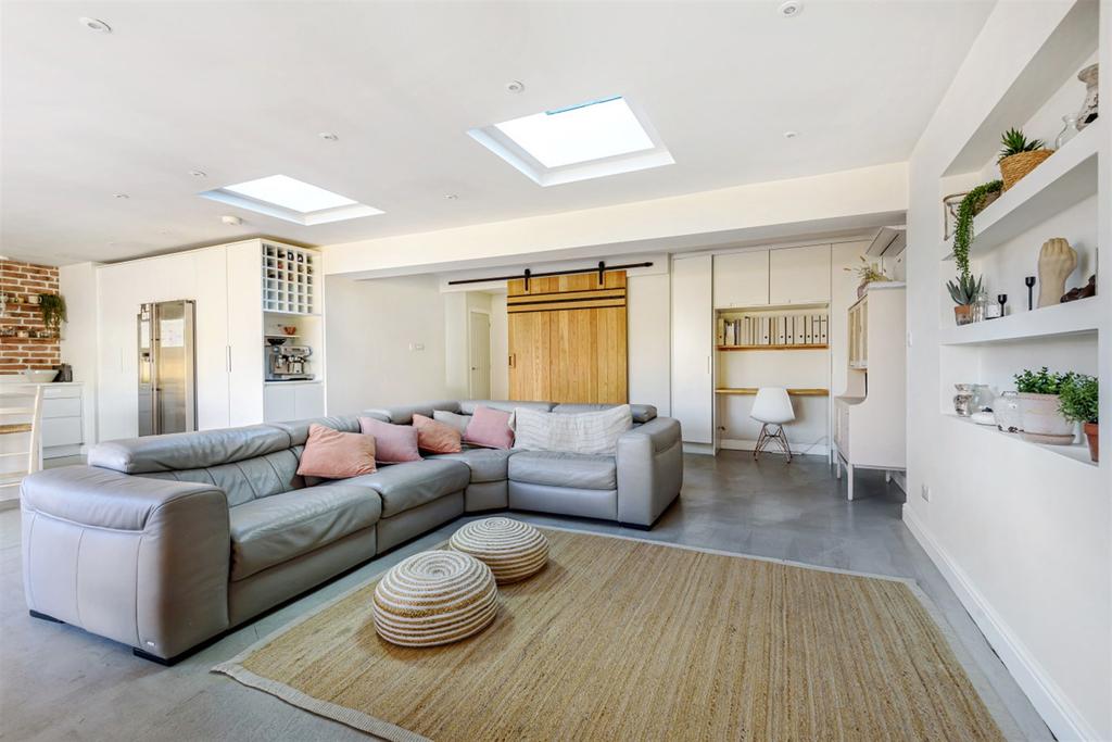 Penny Lane, Emsworth, PO10 3 bed detached house £850,000