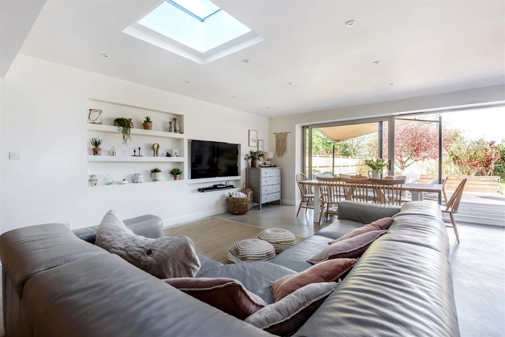Penny Lane, Emsworth, PO10 3 bed detached house £850,000