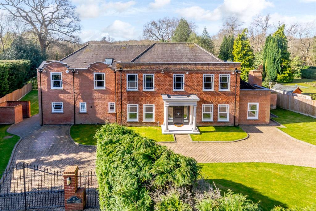 Badgers Hill, Virginia Water, Surrey, GU25 6 bed detached house £