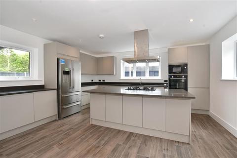 162 Kingsdown Avenue, South Croydon, CR2 6QR