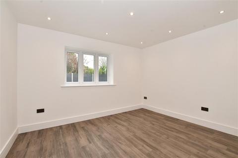 162 Kingsdown Avenue, South Croydon, CR2 6QR