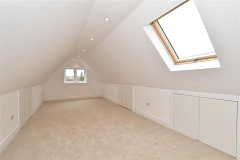 162 Kingsdown Avenue, South Croydon, CR2 6QR