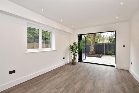 162 Kingsdown Avenue, South Croydon, CR2 6QR