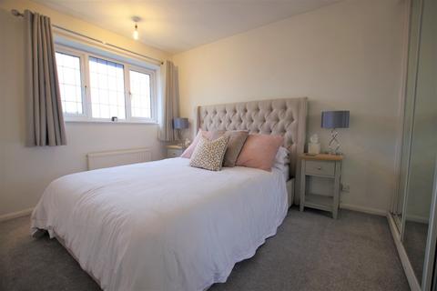 14 Sandpiper Drive, Uttoxeter, ST14 8TA
