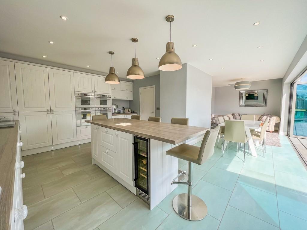 York Road, Ashingdon 5 bed detached house £725,000