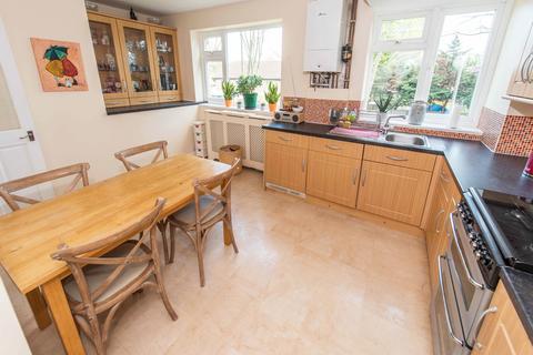 33 Bond Gardens, Wallington, SM6 7LW