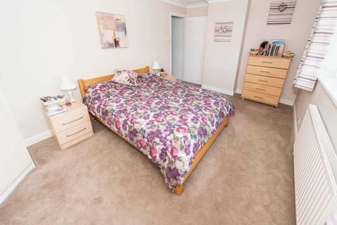 33 Bond Gardens, Wallington, SM6 7LW