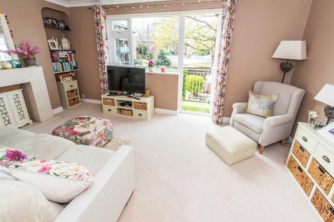 33 Bond Gardens, Wallington, SM6 7LW
