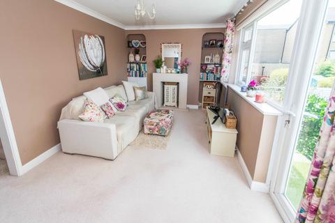 33 Bond Gardens, Wallington, SM6 7LW