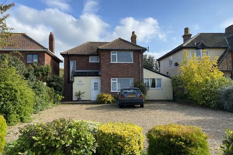 3 bedroom detached house for sale, Cromer Road, Cromer NR27