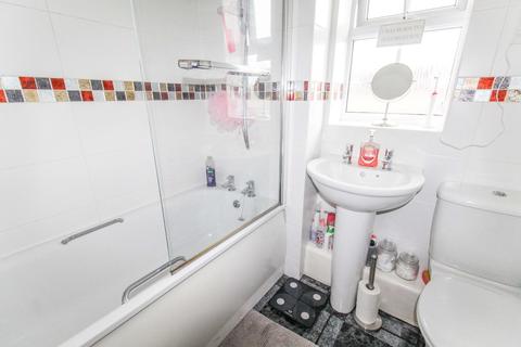 16 County Way, Trowbridge, BA14 0NB
