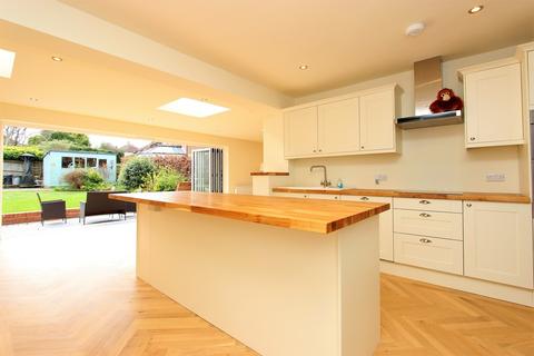 129 Great Tattenhams, Epsom, KT18 5RB