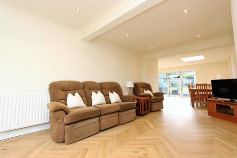 129 Great Tattenhams, Epsom, KT18 5RB