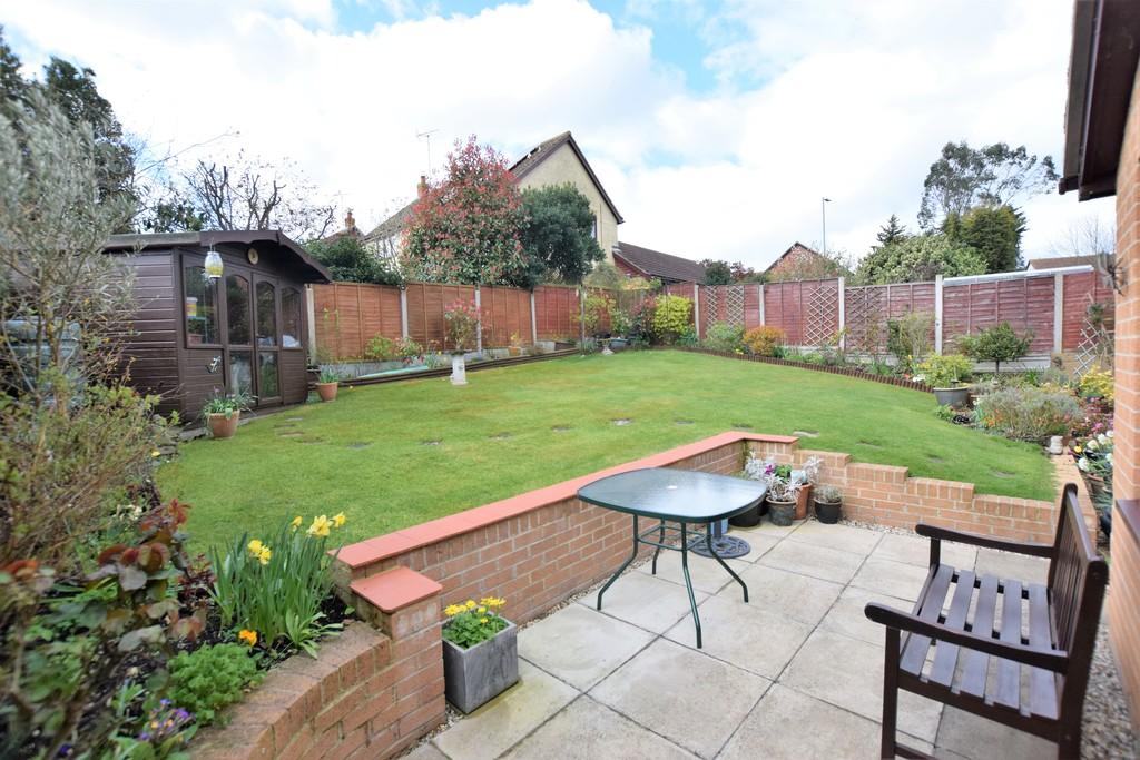 Owls Retreat, Colchester, Essex, CO4 3FE 4 bed detached house £450,000