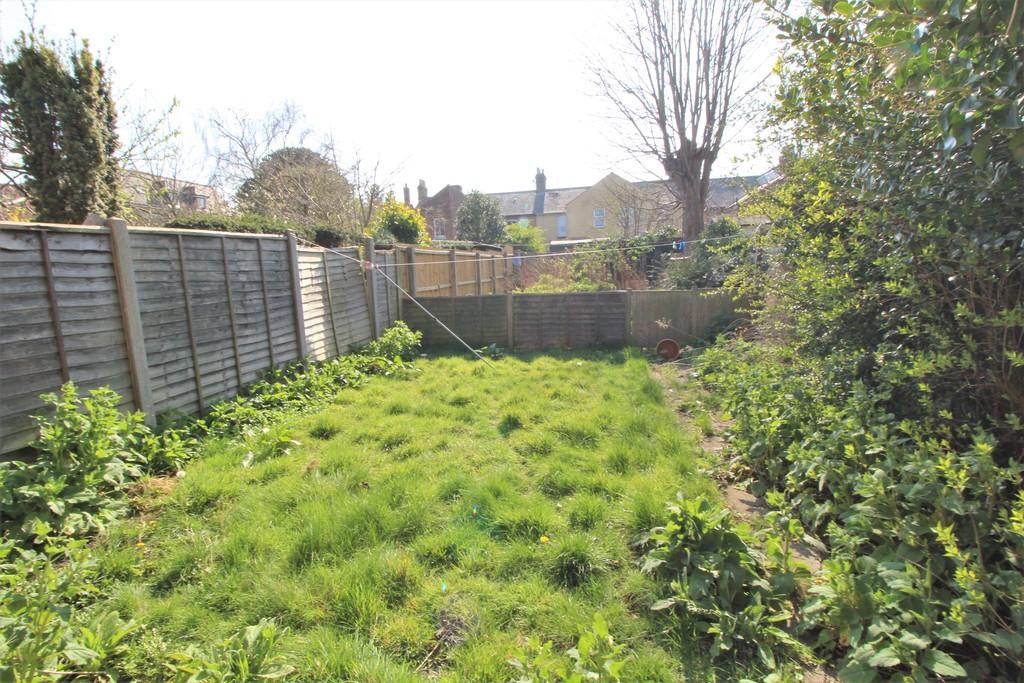 Beaconsfield Avenue, Colchester... 4 bed semidetached house £500,000