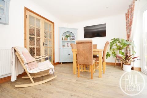 3 Airedale, Carlton Colville, Lowestoft, NR33 8TJ