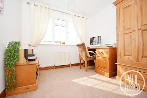 3 Airedale, Carlton Colville, Lowestoft, NR33 8TJ